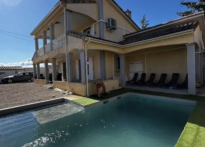 Villa Contemporaine Avec Piscine