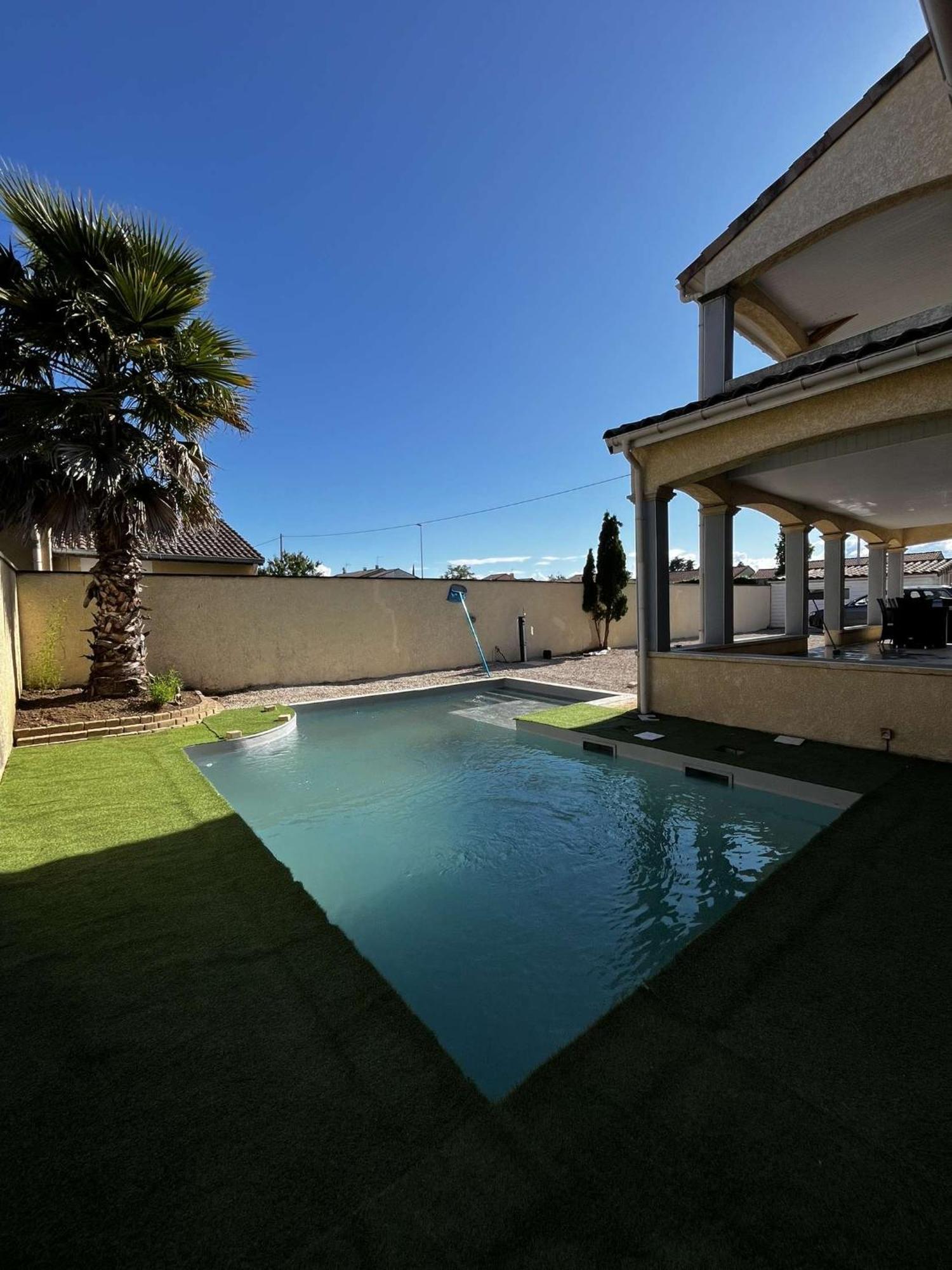 Contemporaine Avec Piscine Romans-sur-Isere