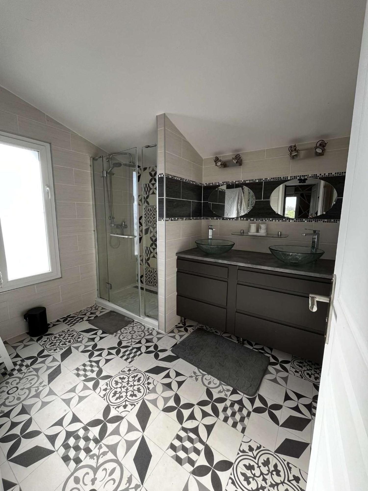 Contemporaine Avec Piscine