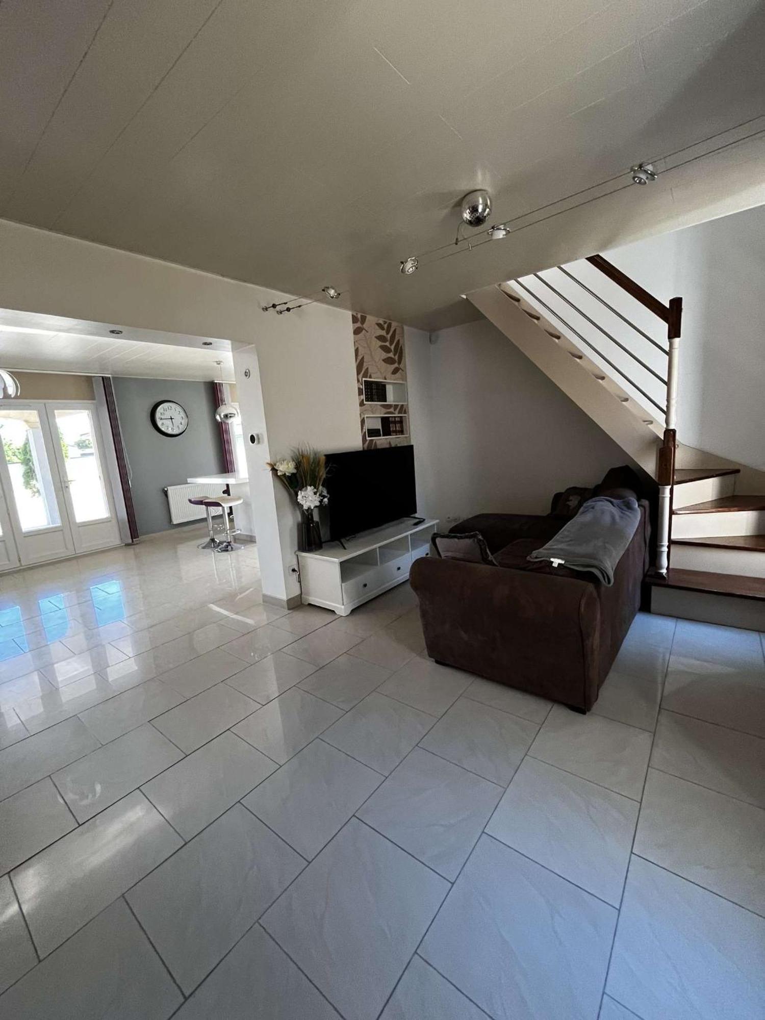 Villa Contemporaine Avec Piscine *